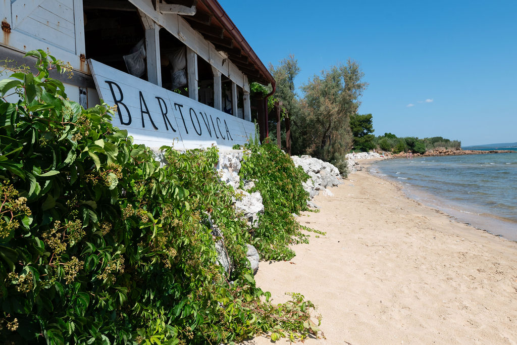 Family-friendly beach restaurant on Pašman Island