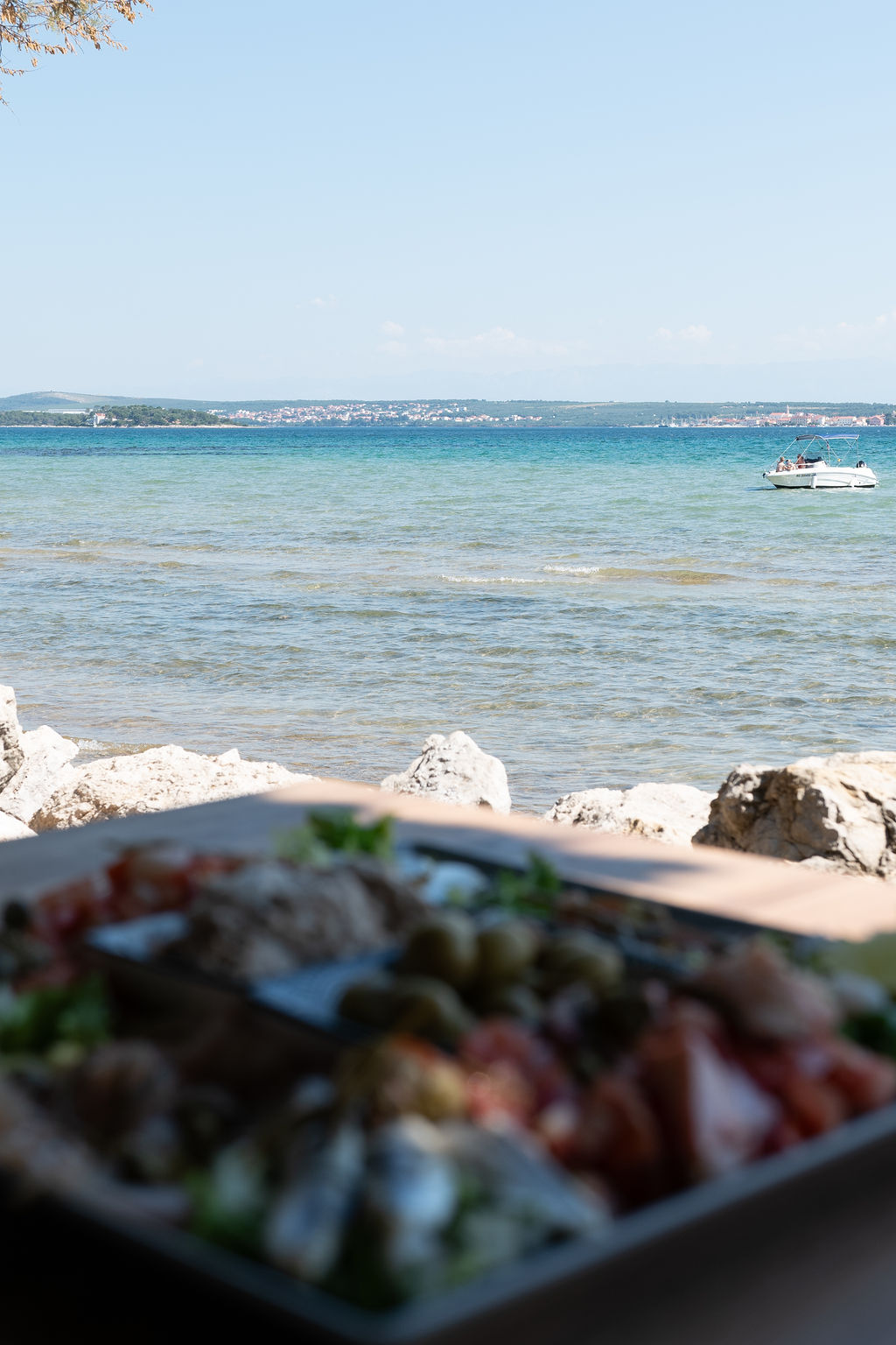 Relaxing seaside atmosphere at Restaurant Bartovica