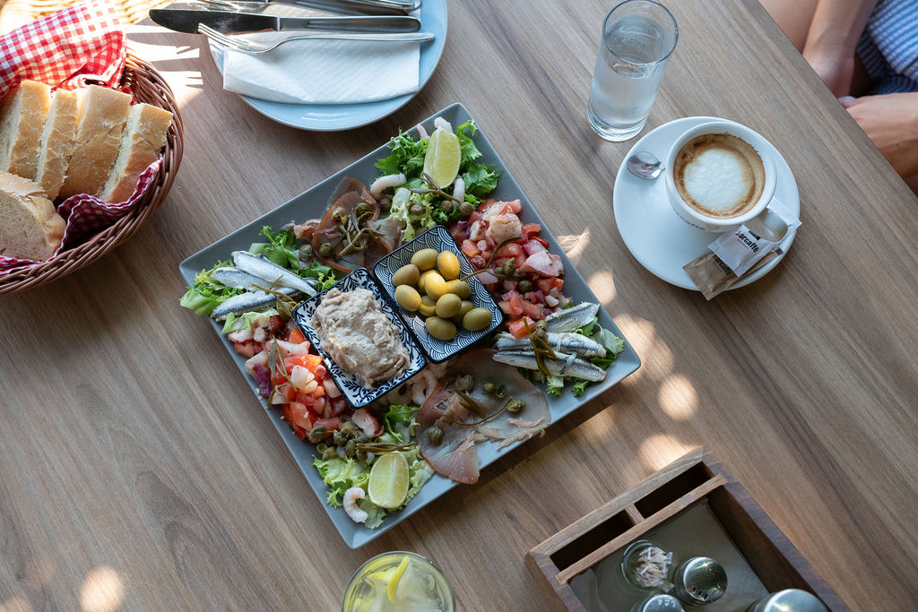 Seaside dining at Restaurant Bartovica in Tkon